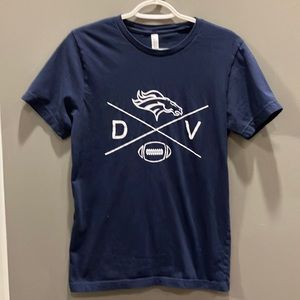 Denver Broncos Women’s Navy Blue & White Football T-Shirt Size Medium